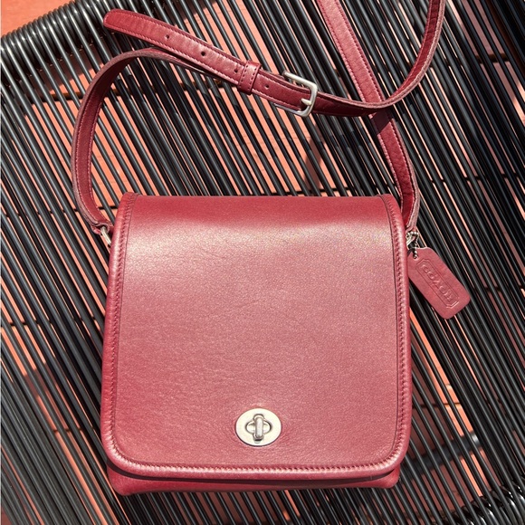 *SOLD* Vintage Coach Currant Companion 9076 Crossbody Bag Purse Rare - Picture 1 of 16